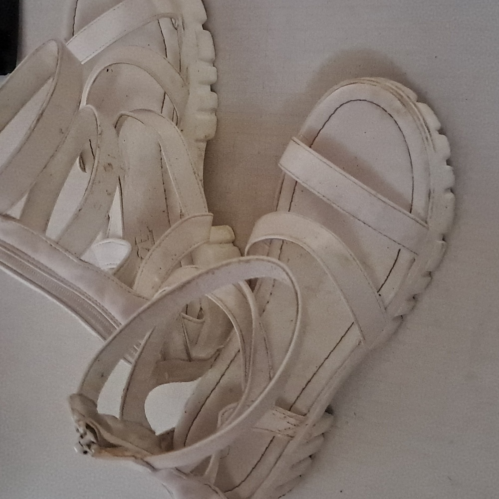 Sandals - Picture 2 of 3